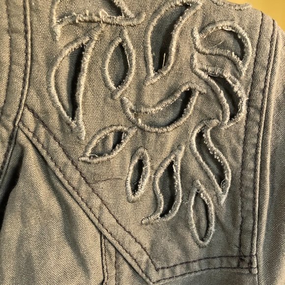 light weight army green jacket with cutouts in the back Linnen and cotton blend. - Picture 6 of 6